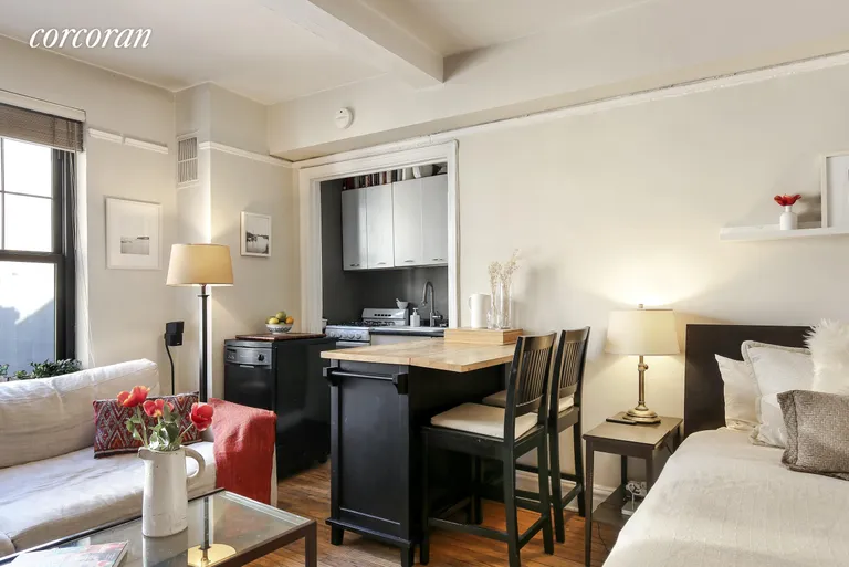 New York City Real Estate | View 200 East 16th Street, 11K | Pre-War Details | View 3
