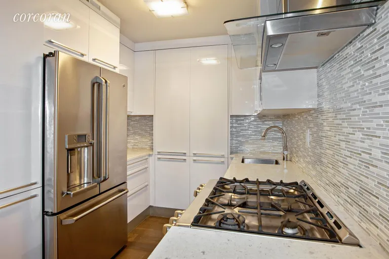 New York City Real Estate | View 155 West 68th Street, 824 | Kitchen | View 2