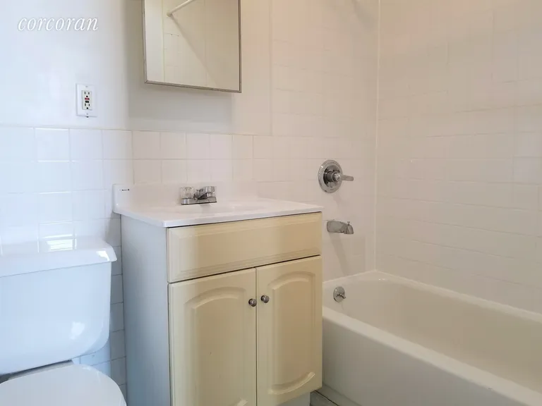New York City Real Estate | View 134 Kingsland Avenue, 3R | room 6 | View 7