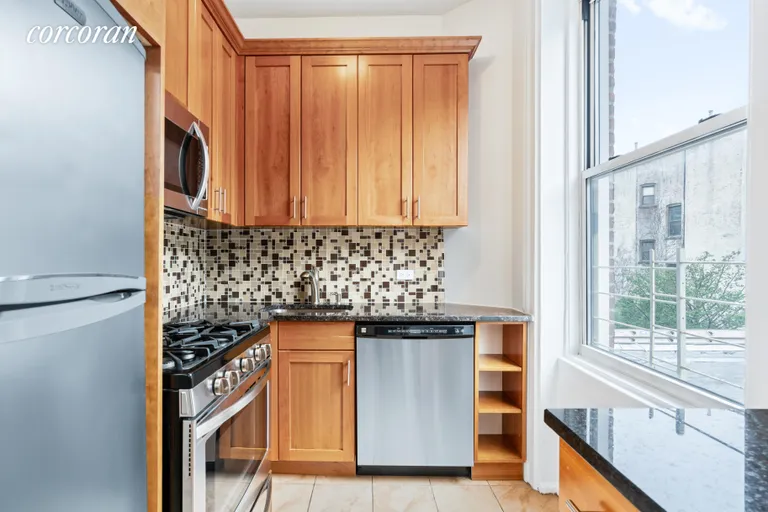 New York City Real Estate | View 228 Clinton Street, 2 | room 3 | View 4