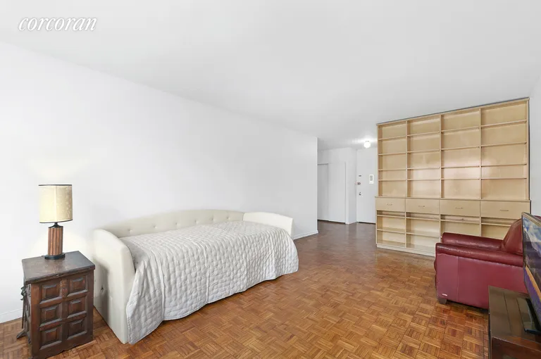 New York City Real Estate | View 15 CHARLES STREET, 3G | room 1 | View 2