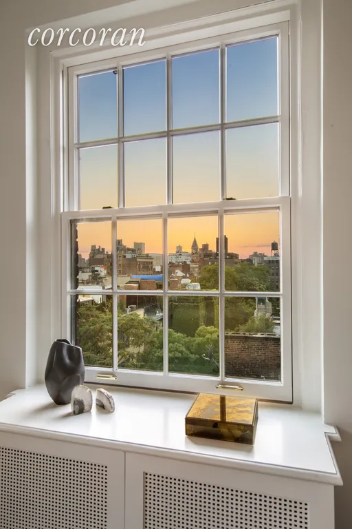 New York City Real Estate | View 40 Fifth Avenue, 8E | room 11 | View 12