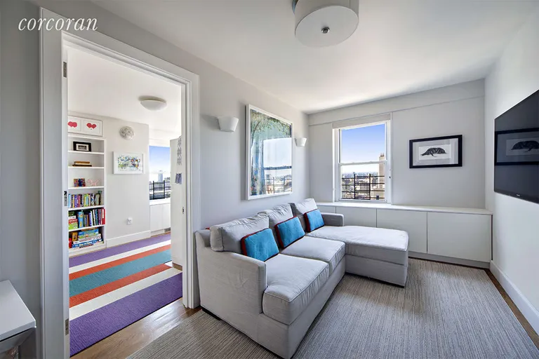 New York City Real Estate | View 20 East 9th Street, 24F | room 5 | View 6