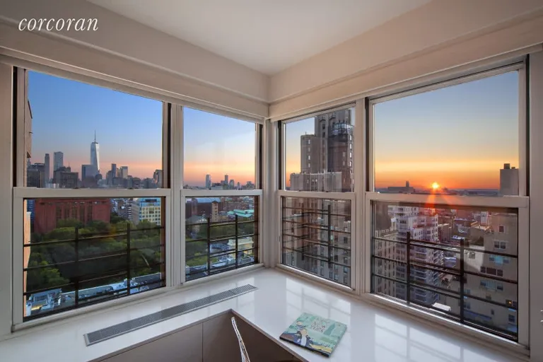 New York City Real Estate | View 20 East 9th Street, 24F | room 14 | View 15
