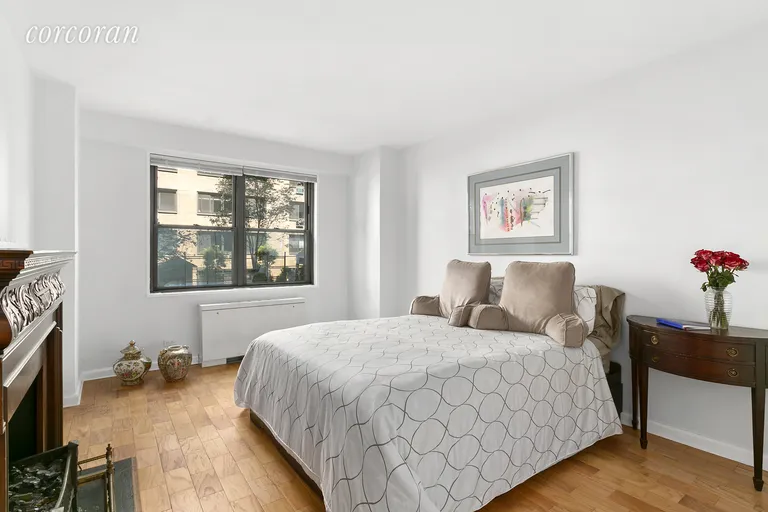 New York City Real Estate | View 10 West 15th Street, 208 | room 2 | View 3