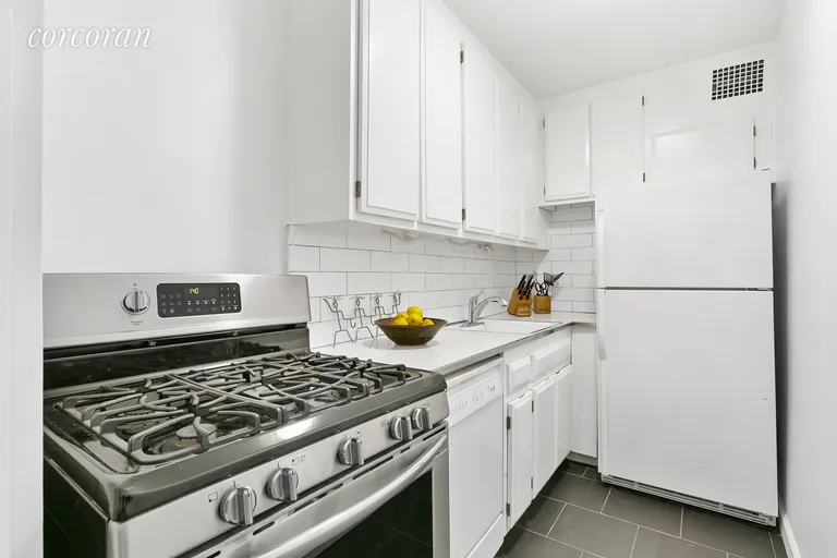 New York City Real Estate | View 10 West 15th Street, 208 | room 3 | View 4