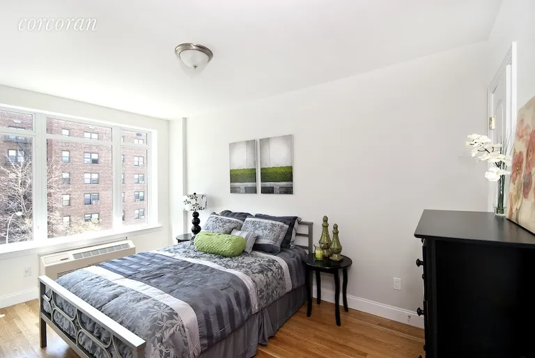 New York City Real Estate | View 30-94 Crescent Street, 4A | room 3 | View 4