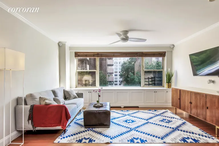New York City Real Estate | View 400 East 85th Street, 4L | 2 Beds, 2 Baths | View 1