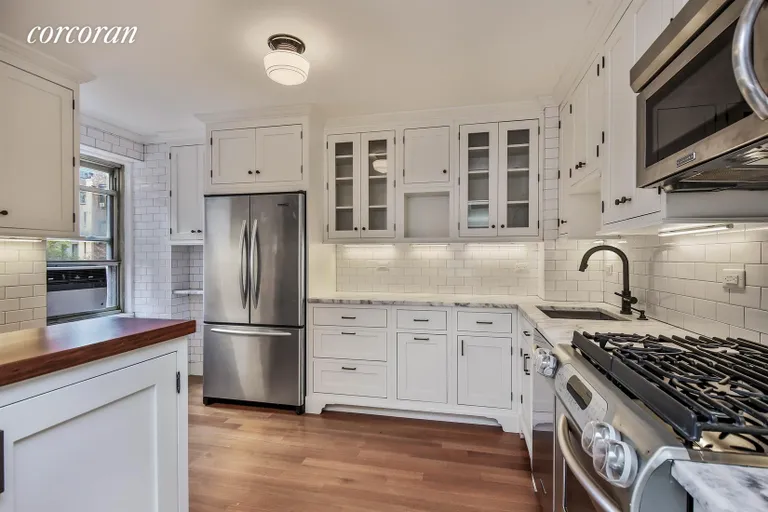 New York City Real Estate | View 400 East 85th Street, 4L | Kitchen | View 2