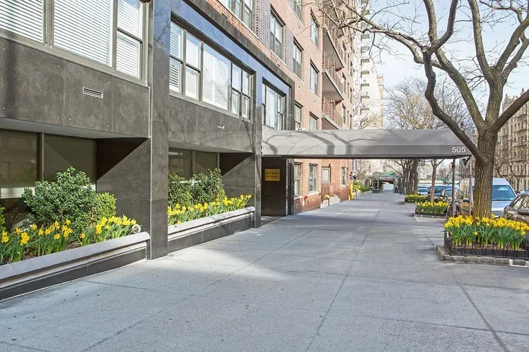 New York City Real Estate | View 505 East 79th Street, 7B | 3 Beds, 2 Baths | View 1