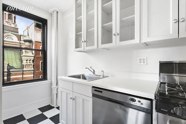 New York City Real Estate | View 12 East 97th Street, 5C | room 3 | View 4