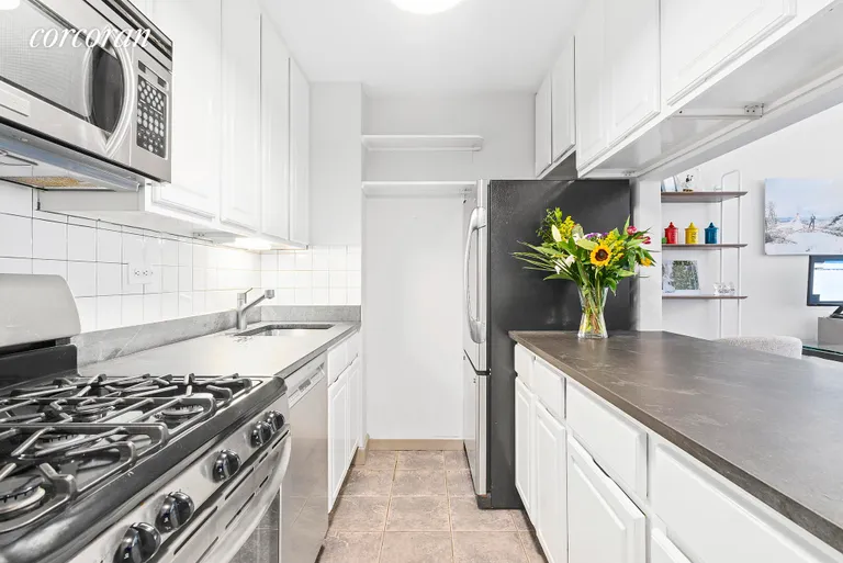 New York City Real Estate | View 270 West 17th Street, 4K | 1 | View 5