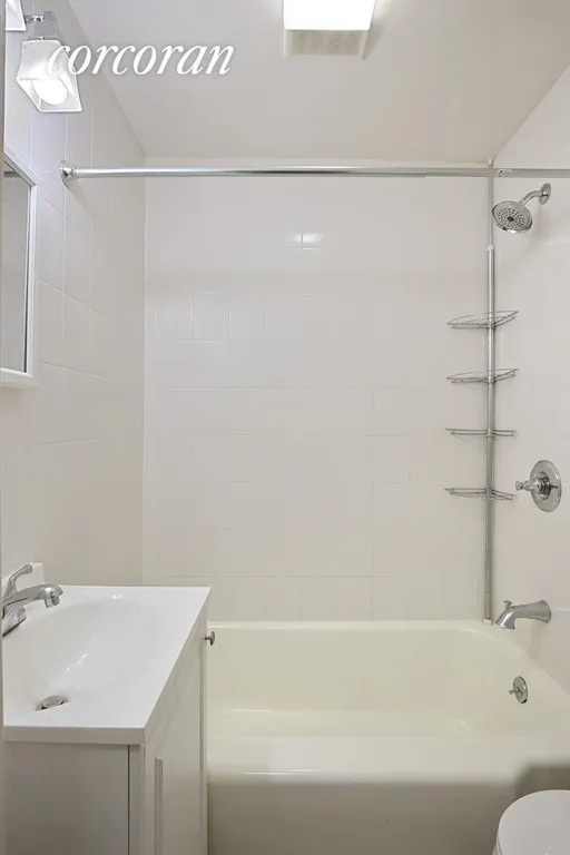 New York City Real Estate | View 53 West 90th Street, 10 | Bathroom | View 5