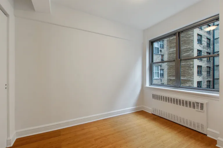 New York City Real Estate | View 80 Park Avenue, 6B | Bedroom | View 4