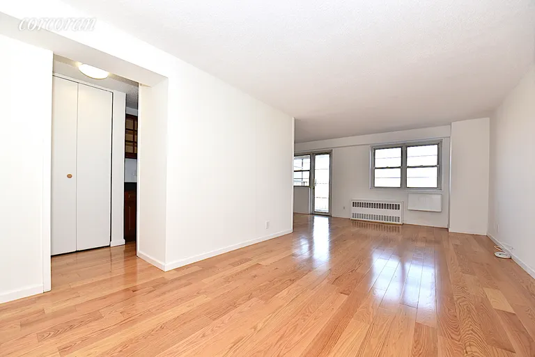 New York City Real Estate | View 47-50 59th Street, 8D | room 4 | View 5
