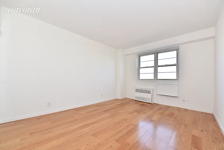 New York City Real Estate | View 47-50 59th Street, 8D | room 5 | View 6