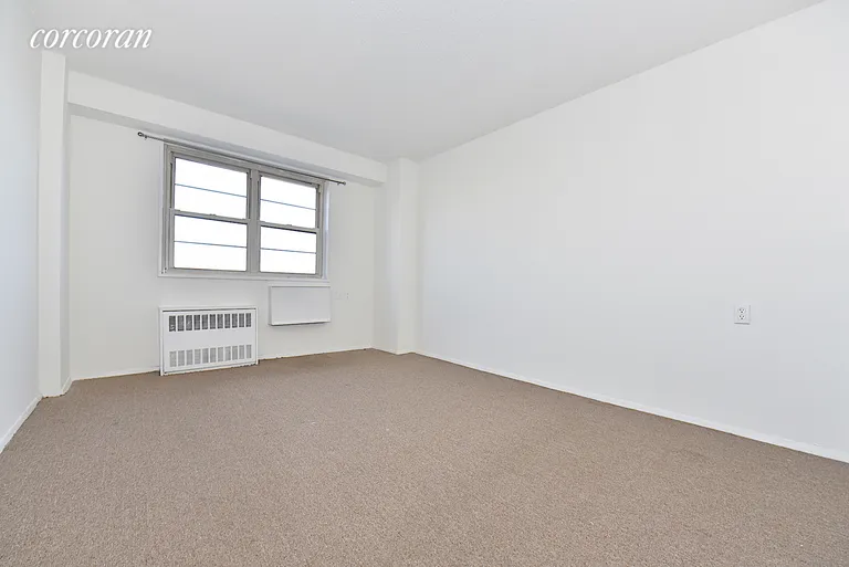 New York City Real Estate | View 47-50 59th Street, 8F | room 5 | View 6