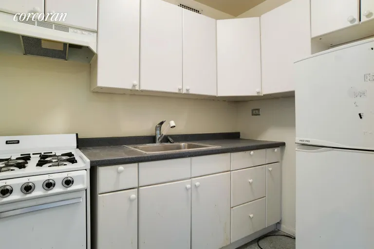 New York City Real Estate | View 195 Willoughby Avenue, 711 | Kitchen | View 4