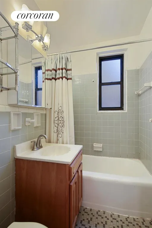 New York City Real Estate | View 1818 Newkirk Avenue, 2U | Bathroom | View 4