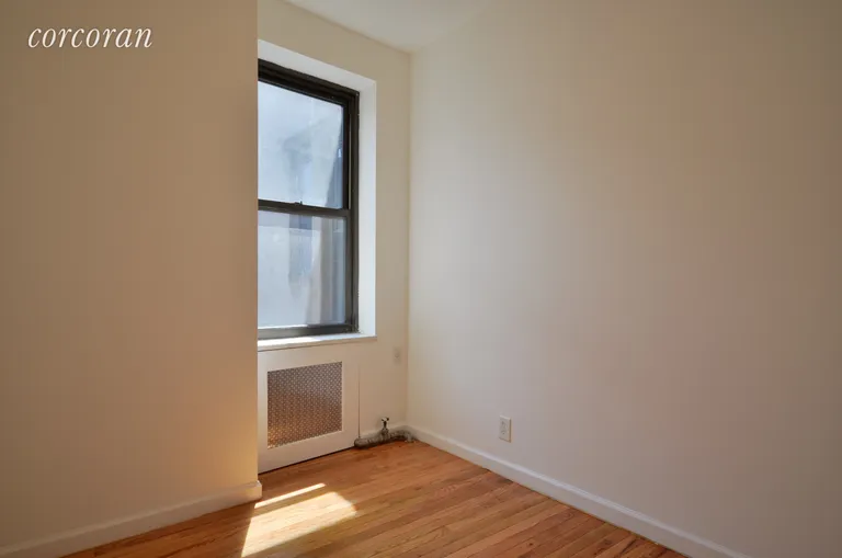 New York City Real Estate | View 202 Thompson Street, 23 | room 4 | View 5