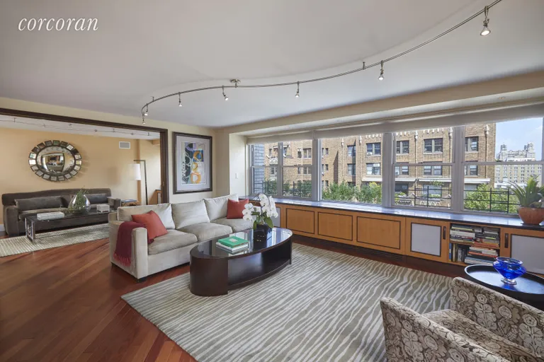 New York City Real Estate | View 15 West 72Nd Street, 17E | room 1 | View 2