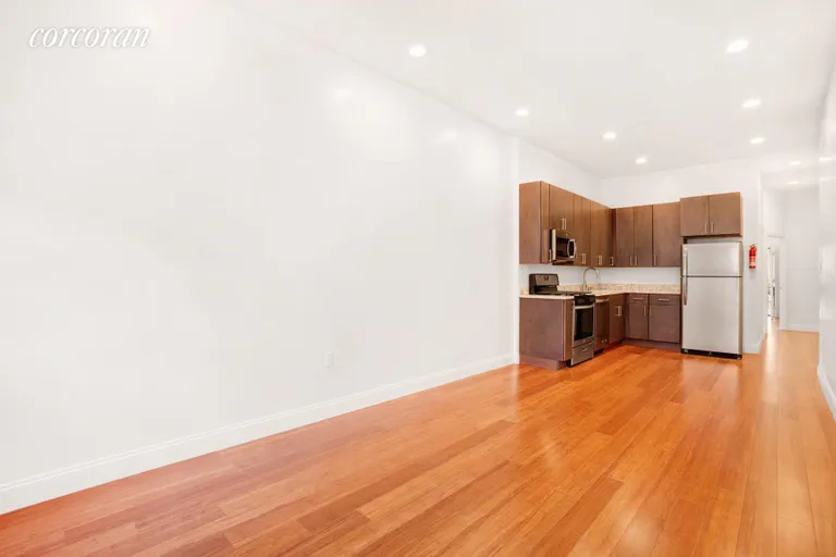 New York City Real Estate | View 674 Franklin Avenue, 1 | 2.5 Beds, 1 Bath | View 1