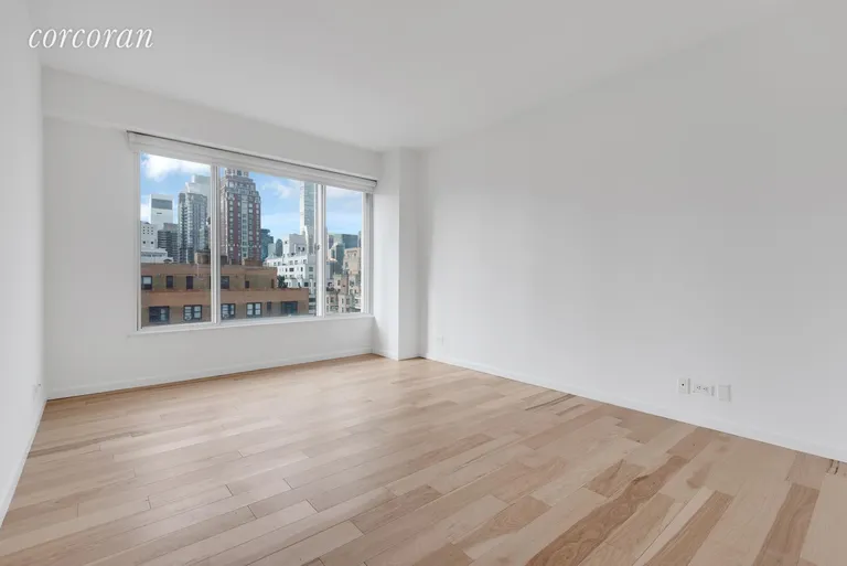 New York City Real Estate | View 200 East 69th Street, 18C | room 2 | View 3
