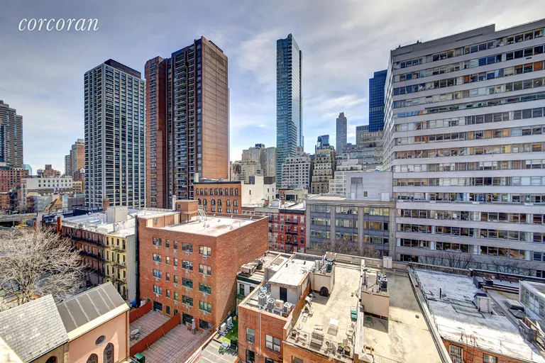New York City Real Estate | View 220 East 60th Street, 11G | room 1 | View 2