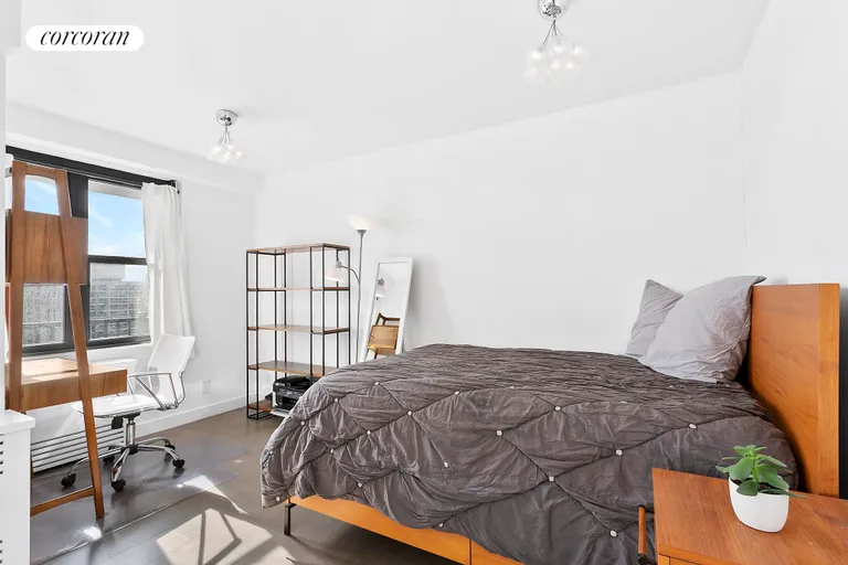 New York City Real Estate | View 175 West 95th Street, 23h | 4 | View 4