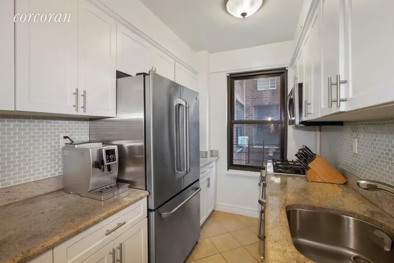 New York City Real Estate | View 330 East 79th Street, 6D | room 2 | View 3