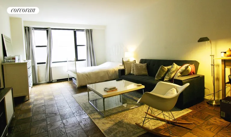 New York City Real Estate | View 7 East 14th Street, 1025 | room 1 | View 2