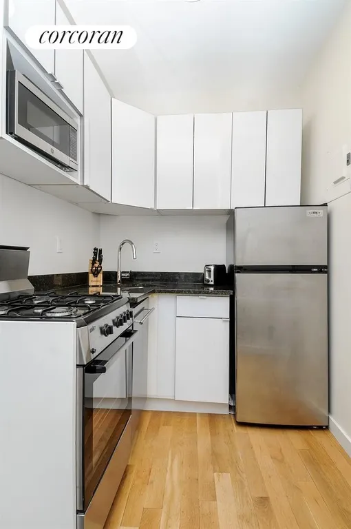 New York City Real Estate | View 16-18 Charles Street, 2D | Kitchen | View 2