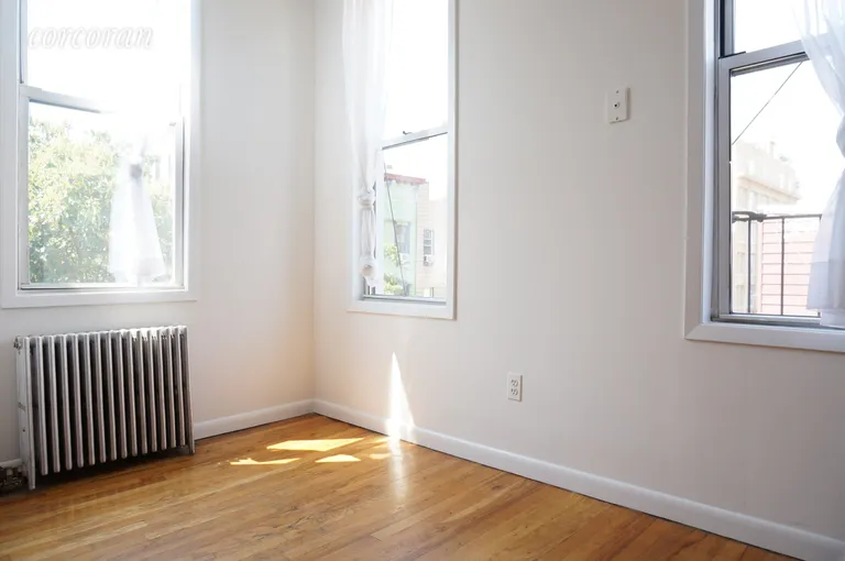 New York City Real Estate | View 108 Bedford Avenue, 4L | room 2 | View 3