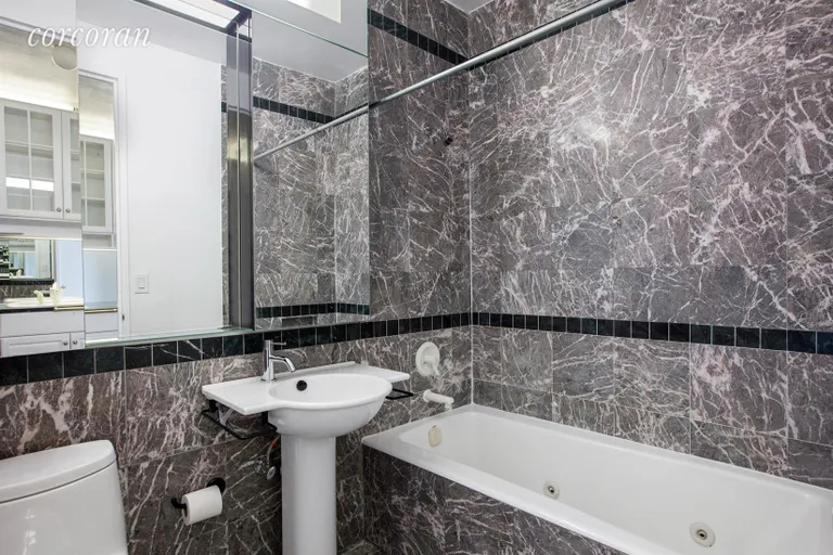 New York City Real Estate | View 250 East 54th Street, 20E | Bathroom | View 5