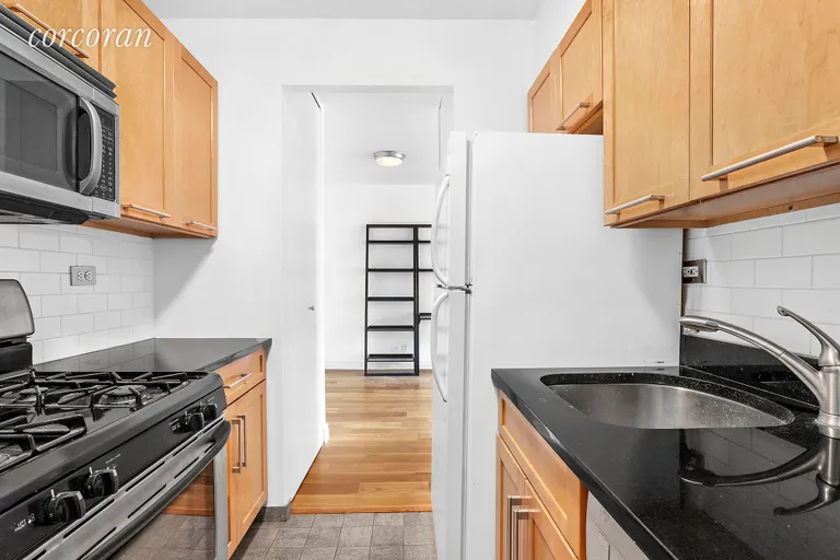 New York City Real Estate | View 404 East 79th Street, 30D | 4Kitchen | View 6