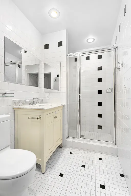 New York City Real Estate | View 520 East 90th Street, 4C | Master Bathroom | View 4