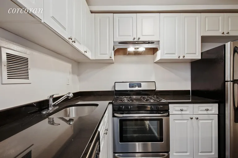New York City Real Estate | View 11 East 88th Street, 2BC | Kitchen | View 5