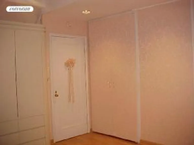 New York City Real Estate | View 1040 Park Avenue, 1G1 | room 8 | View 9