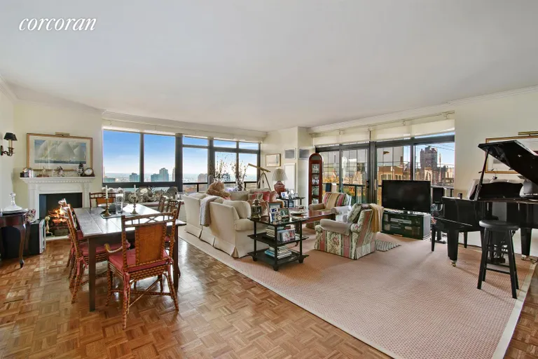 New York City Real Estate | View 100 United Nations Plaza, 35B | 2 Beds, 2 Baths | View 1