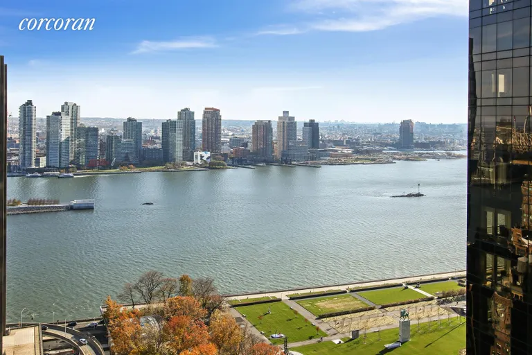 New York City Real Estate | View 100 United Nations Plaza, 35B | Spectacular East River Views! | View 5
