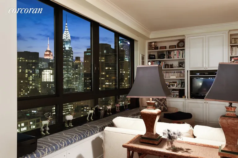 New York City Real Estate | View 100 United Nations Plaza, 35B | Spectacular night view from the 2nd bedroom | View 6