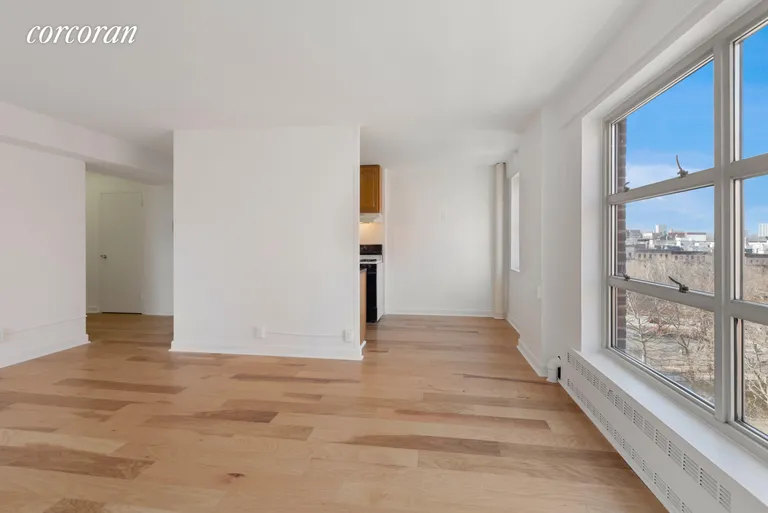 New York City Real Estate | View 90 La Salle Street, 8C | 2 Beds, 1 Bath | View 1
