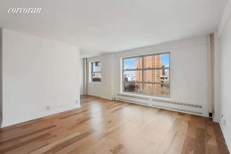 New York City Real Estate | View 90 La Salle Street, 8C | Fantastic entertaining!  | View 2
