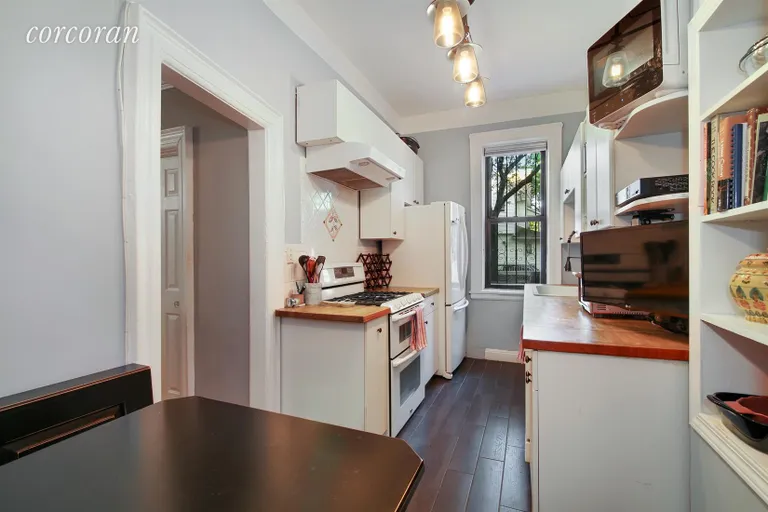 New York City Real Estate | View 5 Stratford Road, 4 | Kitchen | View 2