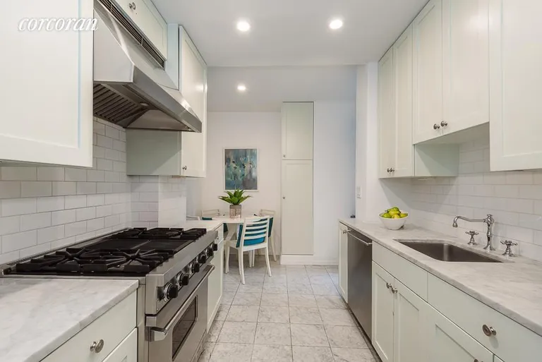 New York City Real Estate | View 157 East 72nd Street, 9HI | Eat in Kitchen | View 5