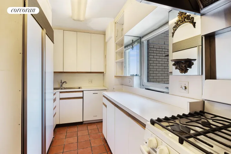 New York City Real Estate | View 180 East End Avenue, PHG | Kitchen | View 11