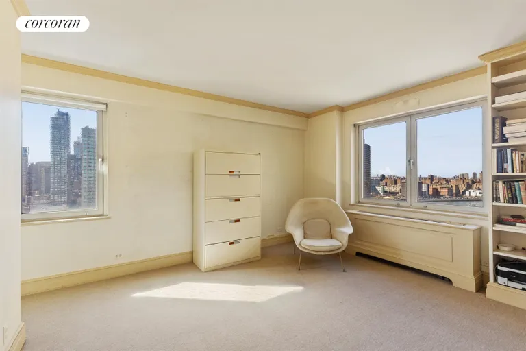 New York City Real Estate | View 180 East End Avenue, PHG | Corner Bedroom | View 18