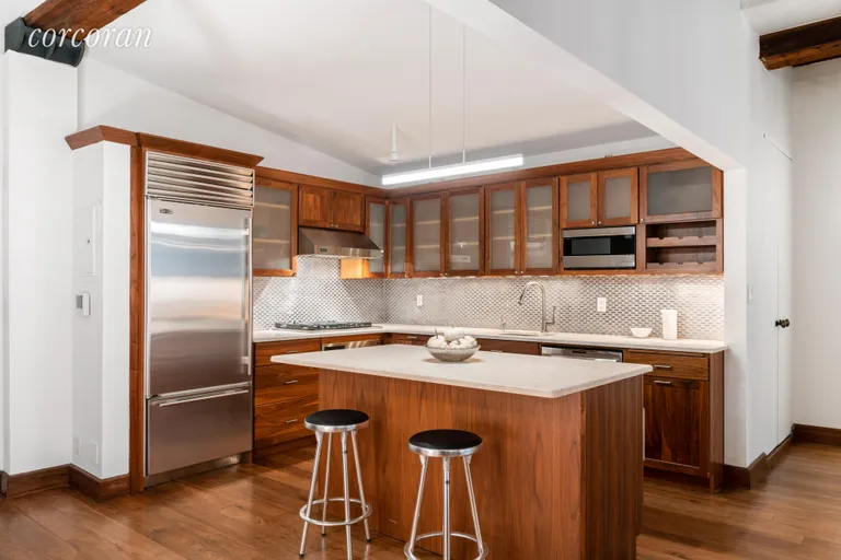 New York City Real Estate | View 29 Tiffany Place, 1H | Top-of-the-line Appliances | View 2