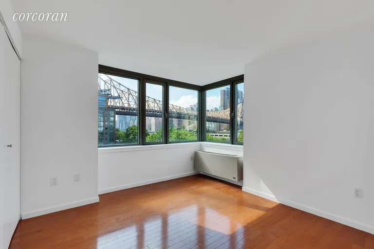 New York City Real Estate | View 425 Main Street, 7F | room 2 | View 3