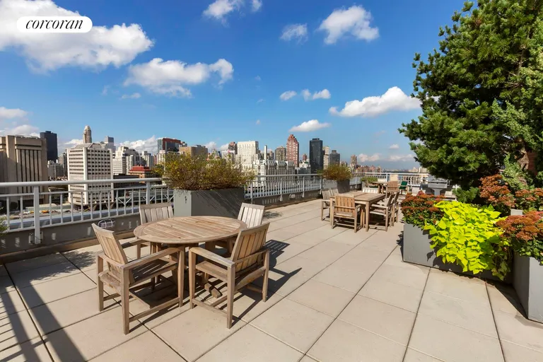 New York City Real Estate | View 425 Main Street, 7F | Building Roof Deck | View 7